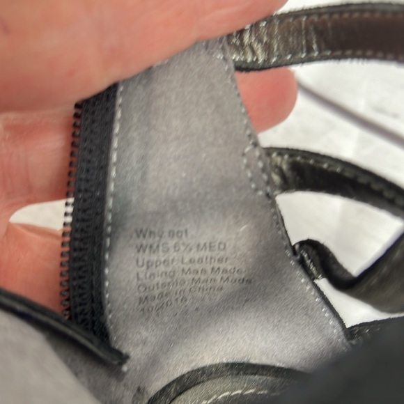 Reaction Kenneth Cole Black Heel With String Suede US 6.5 Med - Picture 10 of 10